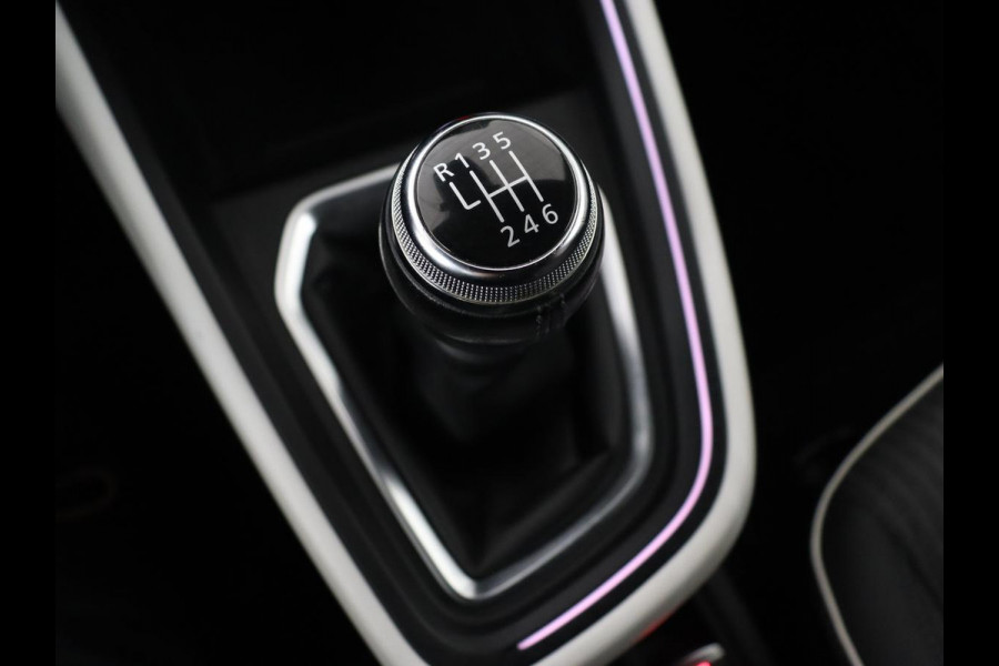 Renault Clio 1.0 TCe 90 Techno | Carplay | Sfeerverlichting | Navigatie | Cruise Control | Camera | DAB | LMV 16 |