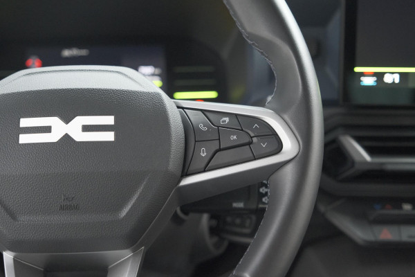 Dacia Duster Mild Hybrid 130 Expression | Camera | Stoelverwarming | Apple Carplay | Navigatie Dacia Duster Mild Hybrid 130 Expression | Camera | Stoelverwarming | Apple Carplay | Navigatie