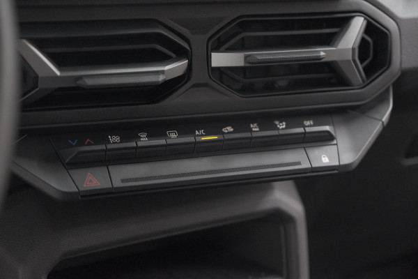 Dacia Duster Mild Hybrid 130 Expression | Camera | Stoelverwarming | Apple Carplay | Navigatie Dacia Duster Mild Hybrid 130 Expression | Camera | Stoelverwarming | Apple Carplay | Navigatie