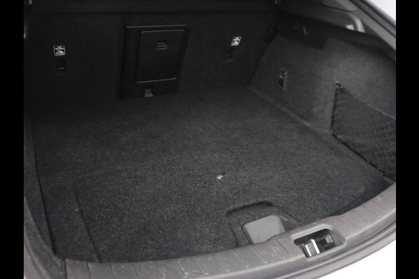 Polestar 2 Long Range Single Motor 78 kWh | Panoramadak | Harman/Kardon Audio | Carplay | Stoelverwarming | Camera | LED koplampen | LMV 19 | Polestar 2 Long Range Single Motor 78 kWh | Panoramadak | Harman/Kardon Audio | Carplay | Stoelverwarming | Camera | LED koplampen | LMV 19 |