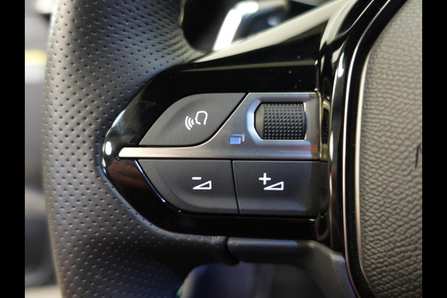 Peugeot 208 1.2 PureTech 100pk Automaat GT-Line | Navigatie | Apple Carplay/Android Auto | Airco | Parkeer sensoren | Cruise Control | Led | Lichtmetalen Velgen Peugeot 208 1.2 PureTech 100pk Automaat GT-Line | Navigatie | Apple Carplay/Android Auto | Airco | Parkeer sensoren | Cruise Control | Led | Lichtmetalen Velgen