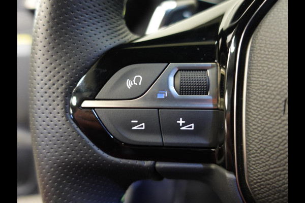 Peugeot 208 1.2 PureTech 100pk Automaat GT-Line | Navigatie | Apple Carplay/Android Auto | Airco | Parkeer sensoren | Cruise Control | Led | Lichtmetalen Velgen Peugeot 208 1.2 PureTech 100pk Automaat GT-Line | Navigatie | Apple Carplay/Android Auto | Airco | Parkeer sensoren | Cruise Control | Led | Lichtmetalen Velgen