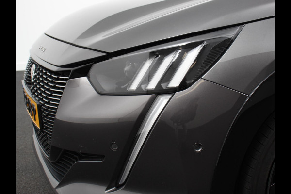 Peugeot 208 1.2 PureTech 100pk Automaat GT-Line | Navigatie | Apple Carplay/Android Auto | Airco | Parkeer sensoren | Cruise Control | Led | Lichtmetalen Velgen Peugeot 208 1.2 PureTech 100pk Automaat GT-Line | Navigatie | Apple Carplay/Android Auto | Airco | Parkeer sensoren | Cruise Control | Led | Lichtmetalen Velgen
