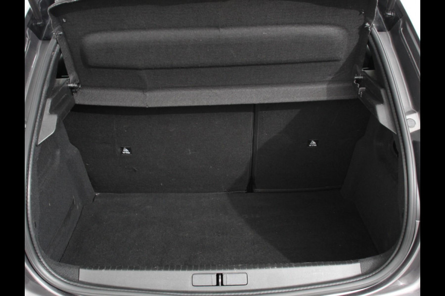 Peugeot 208 1.2 PureTech 100pk Automaat GT-Line | Navigatie | Apple Carplay/Android Auto | Airco | Parkeer sensoren | Cruise Control | Led | Lichtmetalen Velgen Peugeot 208 1.2 PureTech 100pk Automaat GT-Line | Navigatie | Apple Carplay/Android Auto | Airco | Parkeer sensoren | Cruise Control | Led | Lichtmetalen Velgen