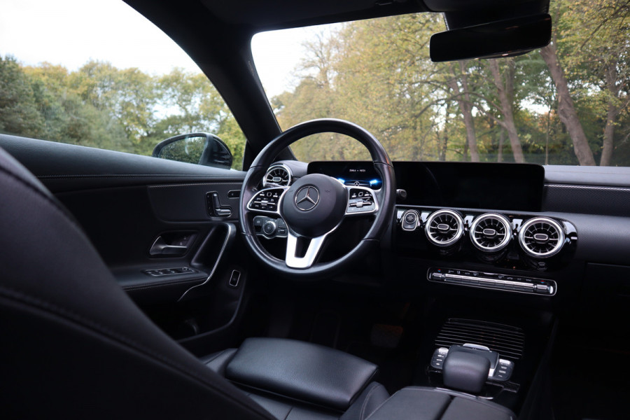 Mercedes-Benz CLA-Klasse 200 Business Solution Luxury | Pano | Leder | Burmester | Mercedes-Benz CLA-Klasse 200 Business Solution Luxury | Pano | Leder | Burmester |