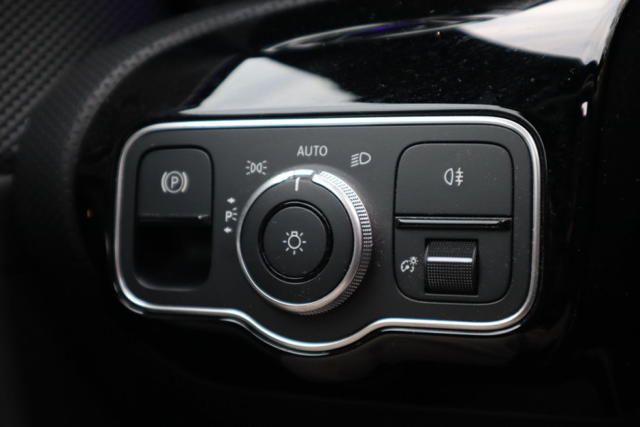 Mercedes-Benz CLA-Klasse 200 Business Solution Luxury | Pano | Leder | Burmester | Mercedes-Benz CLA-Klasse 200 Business Solution Luxury | Pano | Leder | Burmester |