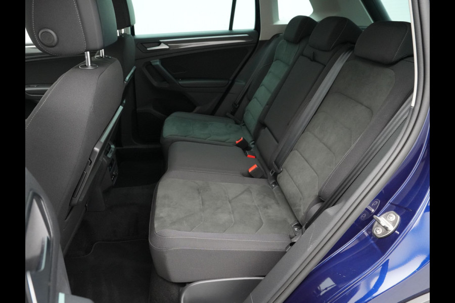 Volkswagen Tiguan 1.5 TSI ACT 150pk DSG Highline Navigatie Acc Pdc Led El. klep 26