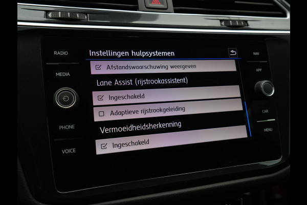 Volkswagen Tiguan 1.5 TSI ACT 150pk DSG Highline Navigatie Acc Pdc Led El. klep 26
