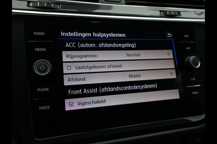 Volkswagen Tiguan 1.5 TSI ACT 150pk DSG Highline Navigatie Acc Pdc Led El. klep 26