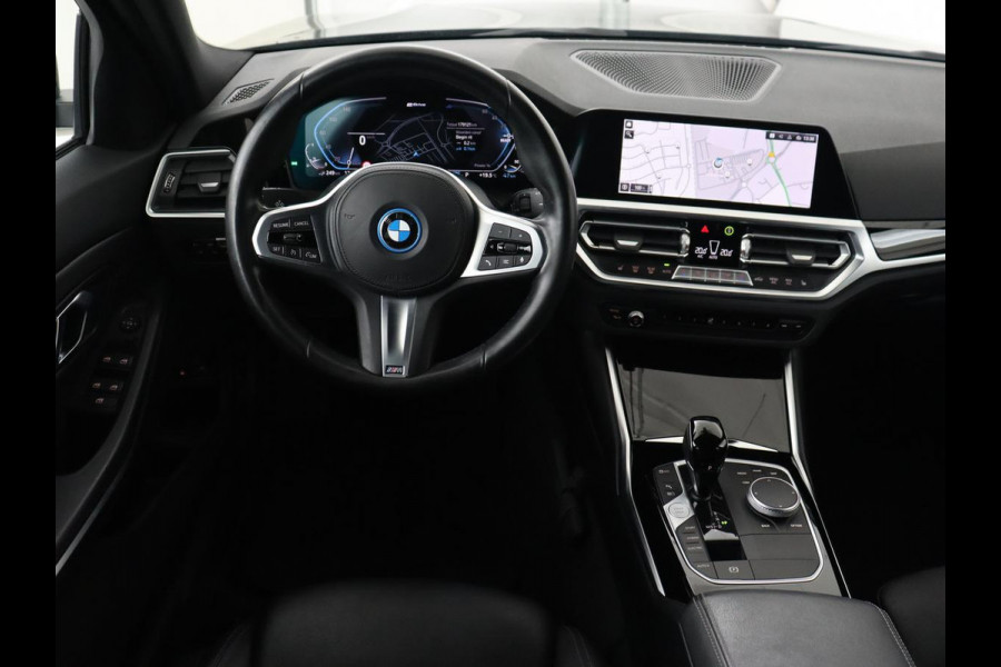 BMW 3 Serie Touring 330e Business Edition Plus | Leder Bekleding | Carplay | Cruise Control | Navigatie | Laser LED koplampen | Stoelverwarming | LMV 18 | BMW 3 Serie Touring 330e Business Edition Plus | Leder Bekleding | Carplay | Cruise Control | Navigatie | Laser LED koplampen | Stoelverwarming | LMV 18 |