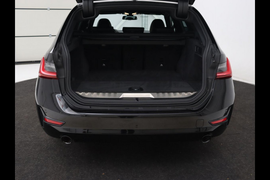 BMW 3 Serie Touring 330e Business Edition Plus | Leder Bekleding | Carplay | Cruise Control | Navigatie | Laser LED koplampen | Stoelverwarming | LMV 18 | BMW 3 Serie Touring 330e Business Edition Plus | Leder Bekleding | Carplay | Cruise Control | Navigatie | Laser LED koplampen | Stoelverwarming | LMV 18 |