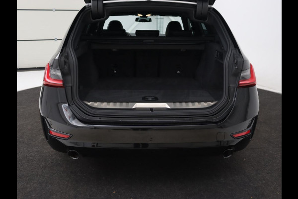 BMW 3 Serie Touring 330e Business Edition Plus | Leder Bekleding | Carplay | Cruise Control | Navigatie | Laser LED koplampen | Stoelverwarming | LMV 18 | BMW 3 Serie Touring 330e Business Edition Plus | Leder Bekleding | Carplay | Cruise Control | Navigatie | Laser LED koplampen | Stoelverwarming | LMV 18 |