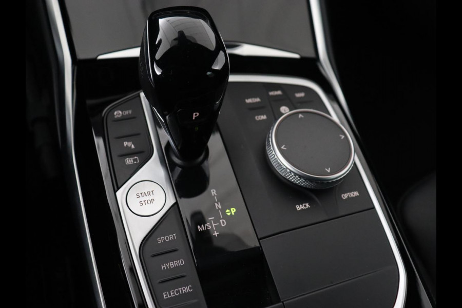 BMW 3 Serie Touring 330e Business Edition Plus | Leder Bekleding | Carplay | Cruise Control | Navigatie | Laser LED koplampen | Stoelverwarming | LMV 18 | BMW 3 Serie Touring 330e Business Edition Plus | Leder Bekleding | Carplay | Cruise Control | Navigatie | Laser LED koplampen | Stoelverwarming | LMV 18 |