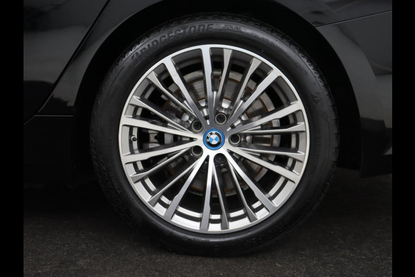 BMW 3 Serie Touring 330e Business Edition Plus | Leder Bekleding | Carplay | Cruise Control | Navigatie | Laser LED koplampen | Stoelverwarming | LMV 18 | BMW 3 Serie Touring 330e Business Edition Plus | Leder Bekleding | Carplay | Cruise Control | Navigatie | Laser LED koplampen | Stoelverwarming | LMV 18 |