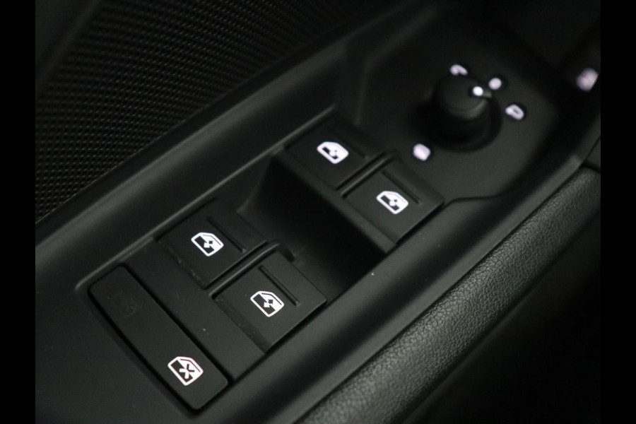 Audi A3 Sportback 40 TFSI e Edition | Leder | Carplay | Navigatie | Stoelverwarming | Cruise Control Adaptief | LMV 16 |