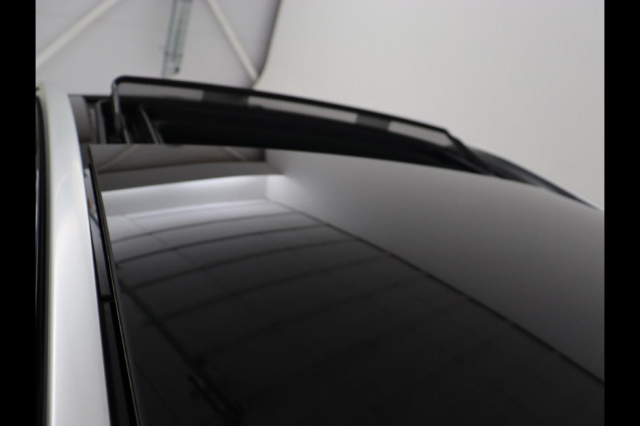 Mercedes-Benz GLC 300de 4MATIC | Panoramadak | Trekhaak | Sfeerverlichting | 360 Camera | Carplay | Stoelverwarming | LMV 20 | Mercedes-Benz GLC 300de 4MATIC | Panoramadak | Trekhaak | Sfeerverlichting | 360 Camera | Carplay | Stoelverwarming | LMV 20 |