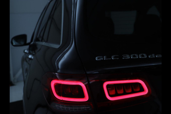 Mercedes-Benz GLC 300de 4MATIC | Panoramadak | Trekhaak | Sfeerverlichting | 360 Camera | Carplay | Stoelverwarming | LMV 20 | Mercedes-Benz GLC 300de 4MATIC | Panoramadak | Trekhaak | Sfeerverlichting | 360 Camera | Carplay | Stoelverwarming | LMV 20 |