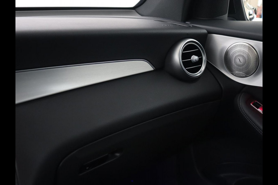 Mercedes-Benz GLC 300de 4MATIC | Panoramadak | Trekhaak | Sfeerverlichting | 360 Camera | Carplay | Stoelverwarming | LMV 20 | Mercedes-Benz GLC 300de 4MATIC | Panoramadak | Trekhaak | Sfeerverlichting | 360 Camera | Carplay | Stoelverwarming | LMV 20 |