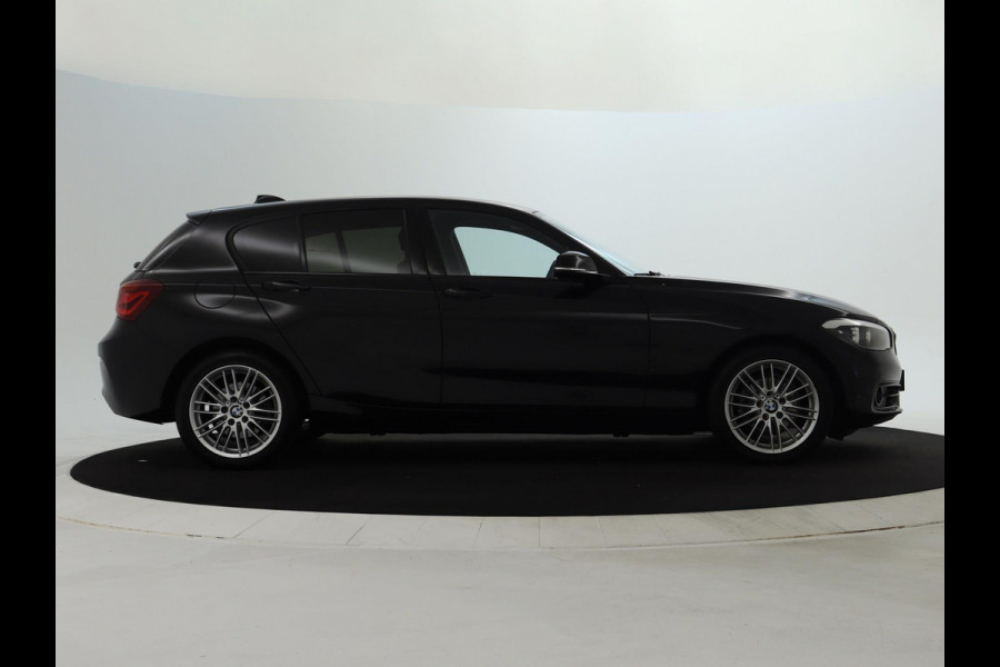 BMW 1-serie 118i Executive Sport Shadow CarPlay | Camera | Automaat BMW 1-serie 118i Executive Sport Shadow CarPlay | Camera | Automaat