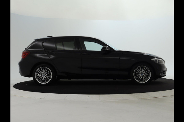 BMW 1-serie 118i Executive Sport Shadow CarPlay | Camera | Automaat BMW 1-serie 118i Executive Sport Shadow CarPlay | Camera | Automaat