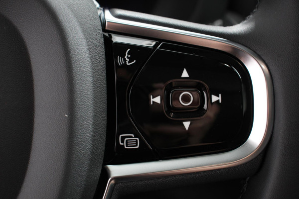 Volvo XC60 2.0 T6 Plug-in hybrid AWD Plus Dark Automaat | Leder | Navigatie | Google | Harman Kardon | Panorama dak | Lichtmetalen Velgen 19" | Dab | Stoelverwarming | Camera | Led