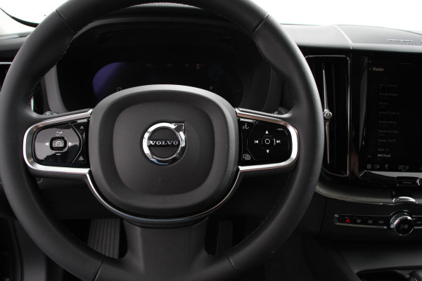 Volvo XC60 2.0 T6 Plug-in hybrid AWD Plus Dark Automaat | Leder | Navigatie | Google | Harman Kardon | Panorama dak | Lichtmetalen Velgen 19" | Dab | Stoelverwarming | Camera | Led