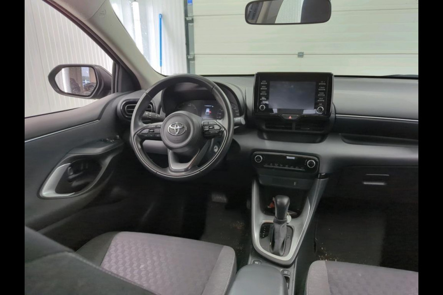 Toyota Yaris 1.5 Hybrid Active Auto. Navigatie Apple Carplay/Android Auto Camera Adaptive Cruise Control Climate Control Toyota Yaris 1.5 Hybrid Active Auto. Navigatie Apple Carplay/Android Auto Camera Adaptive Cruise Control Climate Control