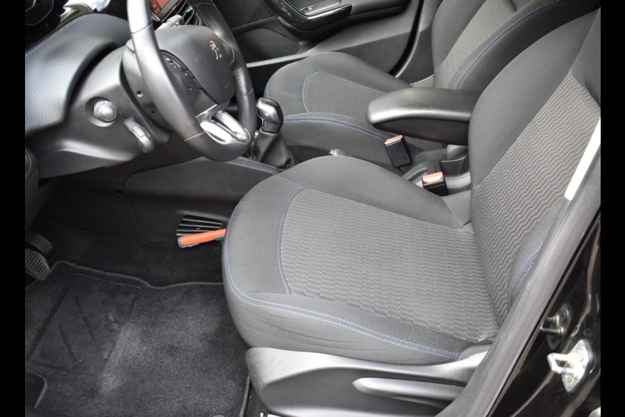Peugeot 208 1.2 PureTech Signature / Carplay / Navi / Trekhaak / Airco / 17" LM / PDC Peugeot 208 1.2 PureTech Signature / Carplay / Navi / Trekhaak / Airco / 17" LM / PDC
