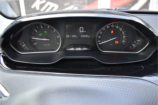 Peugeot 208 1.2 PureTech Signature / Carplay / Navi / Trekhaak / Airco / 17" LM / PDC Peugeot 208 1.2 PureTech Signature / Carplay / Navi / Trekhaak / Airco / 17" LM / PDC