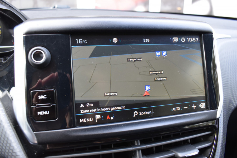 Peugeot 208 1.2 PureTech Signature / Carplay / Navi / Trekhaak / Airco / 17" LM / PDC Peugeot 208 1.2 PureTech Signature / Carplay / Navi / Trekhaak / Airco / 17" LM / PDC