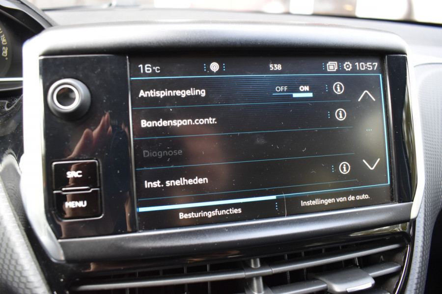 Peugeot 208 1.2 PureTech Signature / Carplay / Navi / Trekhaak / Airco / 17" LM / PDC Peugeot 208 1.2 PureTech Signature / Carplay / Navi / Trekhaak / Airco / 17" LM / PDC