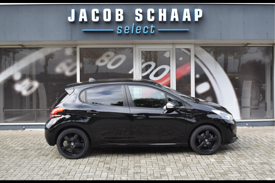Peugeot 208 1.2 PureTech Signature / Carplay / Navi / Trekhaak / Airco / 17" LM / PDC Peugeot 208 1.2 PureTech Signature / Carplay / Navi / Trekhaak / Airco / 17" LM / PDC