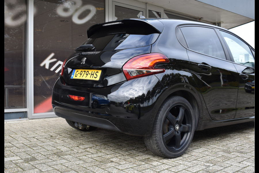 Peugeot 208 1.2 PureTech Signature / Carplay / Navi / Trekhaak / Airco / 17" LM / PDC Peugeot 208 1.2 PureTech Signature / Carplay / Navi / Trekhaak / Airco / 17" LM / PDC
