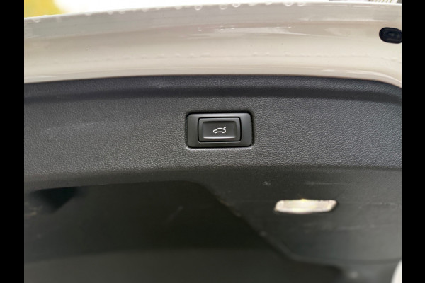 Audi A5 Sportback 2.0 TFSI Launch Edition l S-Line l Massage l Virtual l Climate l Navi l Volleder l Audi A5 Sportback 2.0 TFSI Launch Edition l S-Line l Massage l Virtual l Climate l Navi l Volleder l