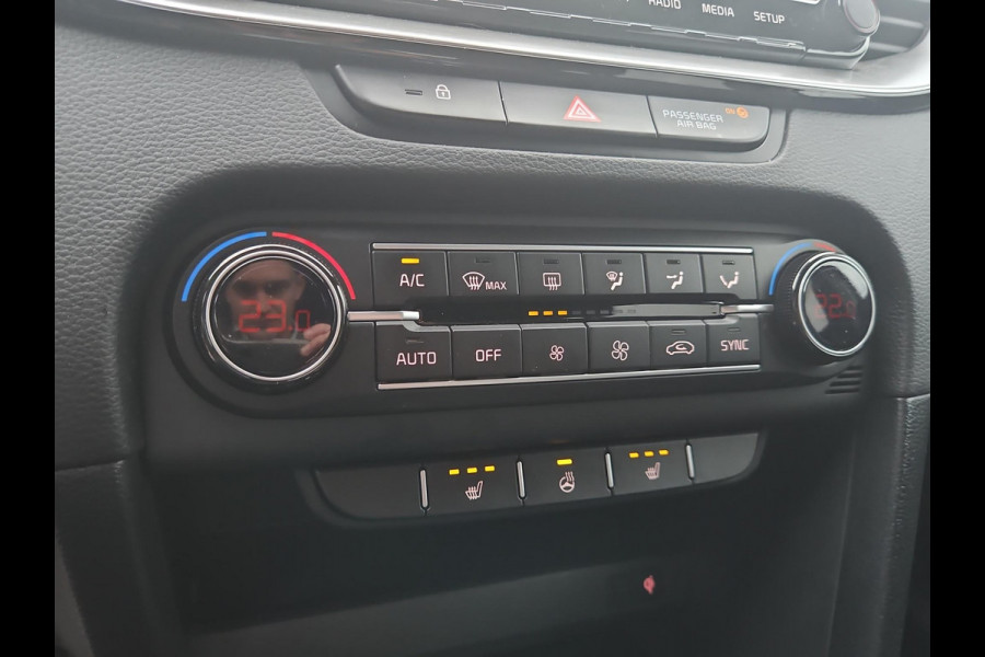 Kia Ceed Sportswagon 1.5 T-GDi GT-Line | Sportstuur | Stoel- en Stuurverwarming | Elektr. Achterklep | Lane Assist |