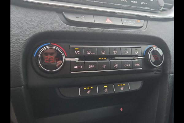 Kia Ceed Sportswagon 1.5 T-GDi GT-Line | Sportstuur | Stoel- en Stuurverwarming | Elektr. Achterklep | Lane Assist |
