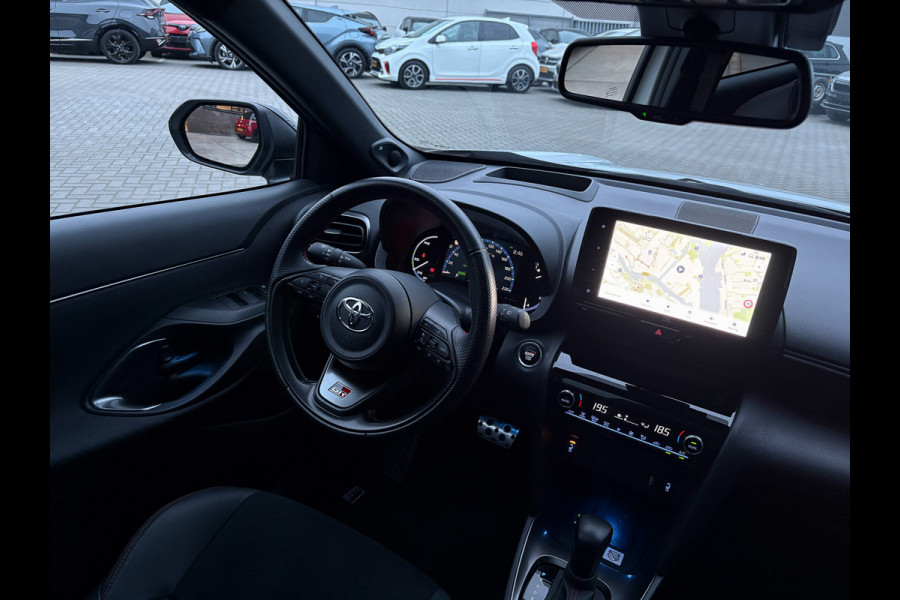 Toyota Yaris Cross 1.5 Hybrid GR Sport | Panodak | Elk. A-klep | JBL | Blind Spot | Head Up | Prijs Rijklaar!!
