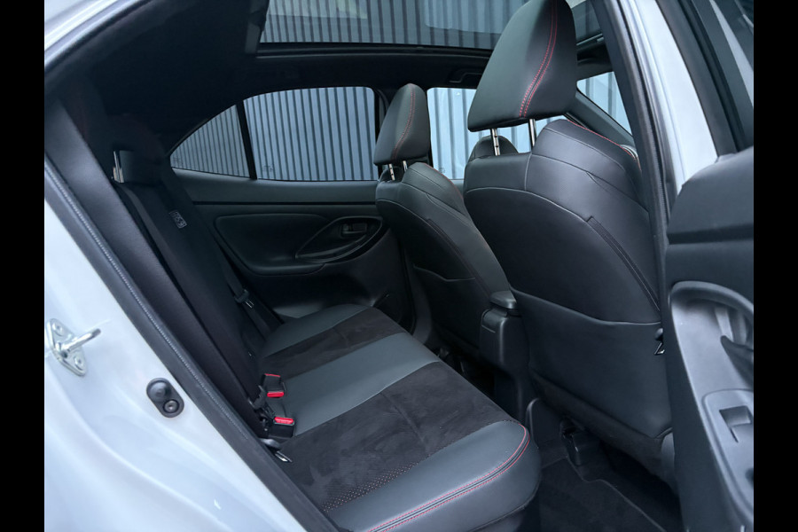 Toyota Yaris Cross 1.5 Hybrid GR Sport | Panodak | Elk. A-klep | JBL | Blind Spot | Head Up | Prijs Rijklaar!!