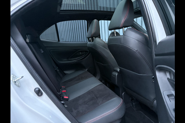Toyota Yaris Cross 1.5 Hybrid GR Sport | Panodak | Elk. A-klep | JBL | Blind Spot | Head Up | Prijs Rijklaar!!