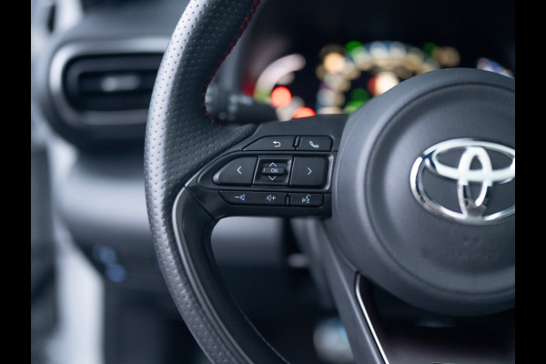 Toyota Yaris Cross 1.5 Hybrid GR Sport | Panodak | Elk. A-klep | JBL | Blind Spot | Head Up | Prijs Rijklaar!!
