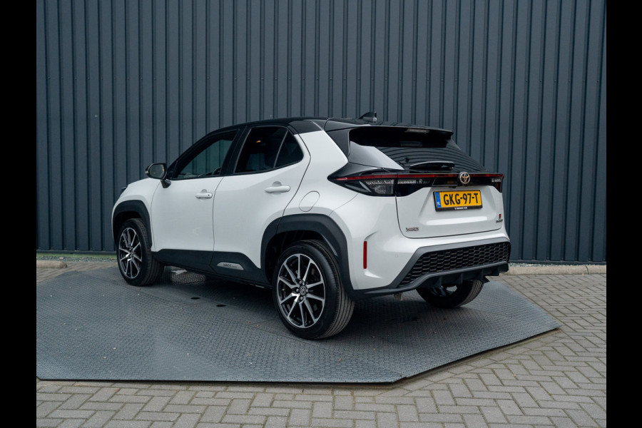 Toyota Yaris Cross 1.5 Hybrid GR Sport | Panodak | Elk. A-klep | JBL | Blind Spot | Head Up | Prijs Rijklaar!!