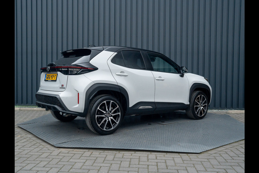 Toyota Yaris Cross 1.5 Hybrid GR Sport | Panodak | Elk. A-klep | JBL | Blind Spot | Head Up | Prijs Rijklaar!!