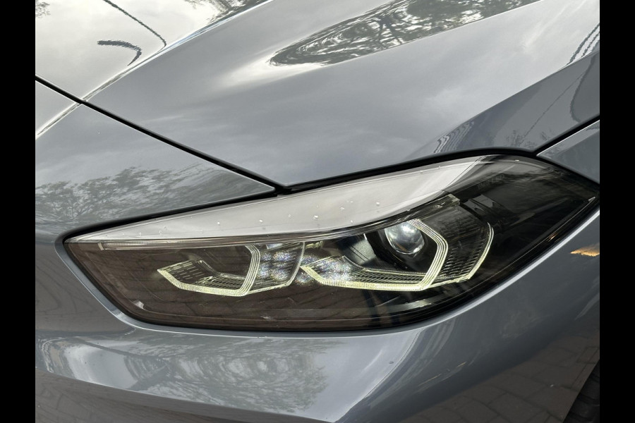 BMW 1-serie 120d High Executive M Pakket Panoramadak LED Ambient 17”LM
