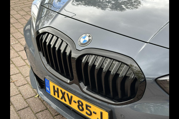 BMW 1-serie 120d High Executive M Pakket Panoramadak LED Ambient 17”LM