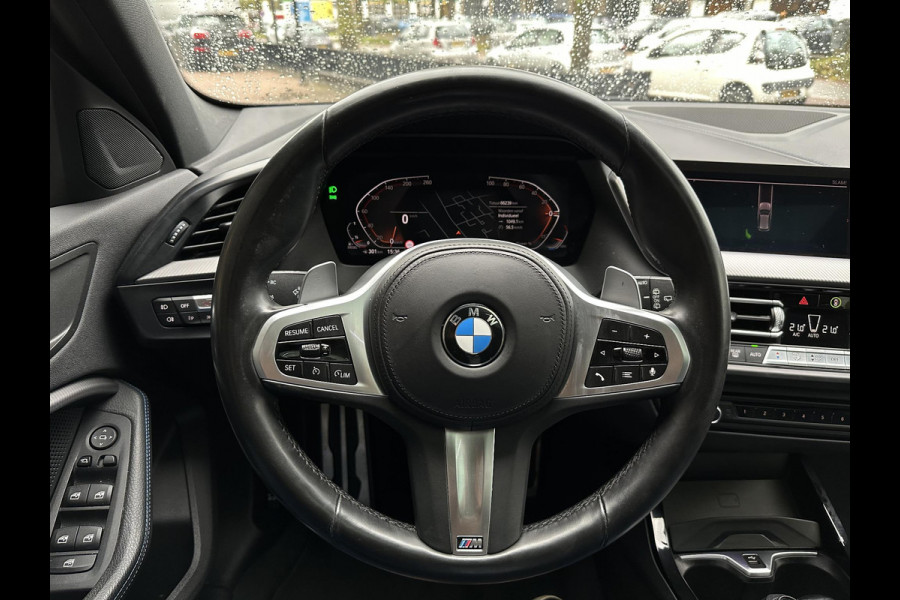 BMW 1-serie 120d High Executive M Pakket Panoramadak LED Ambient 17”LM
