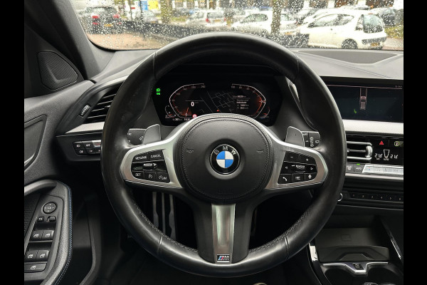 BMW 1-serie 120d High Executive M Pakket Panoramadak LED Ambient 17”LM