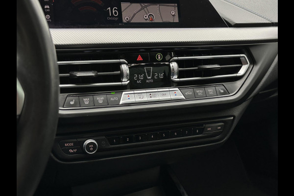 BMW 1-serie 120d High Executive M Pakket Panoramadak LED Ambient 17”LM