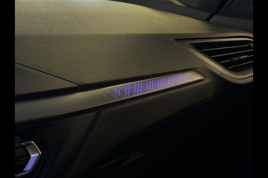 BMW 1-serie 120d High Executive M Pakket Panoramadak LED Ambient 17”LM