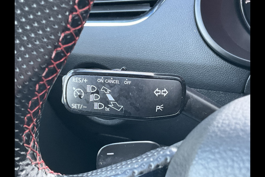 Škoda Octavia Combi 2.0 TSI RS 245PK Sportzetels Nav/Cam Carplay Stoelverw Elek.Klep Race-Blue Voll.Onderhouden!