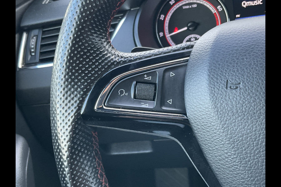 Škoda Octavia Combi 2.0 TSI RS 245PK Sportzetels Nav/Cam Carplay Stoelverw Elek.Klep Race-Blue Voll.Onderhouden!